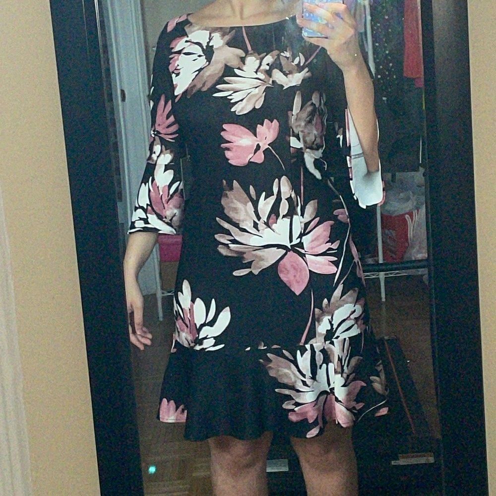 Vince Camuto bell sleeve elegant women’s floral midi mermaid dress NWT size 6